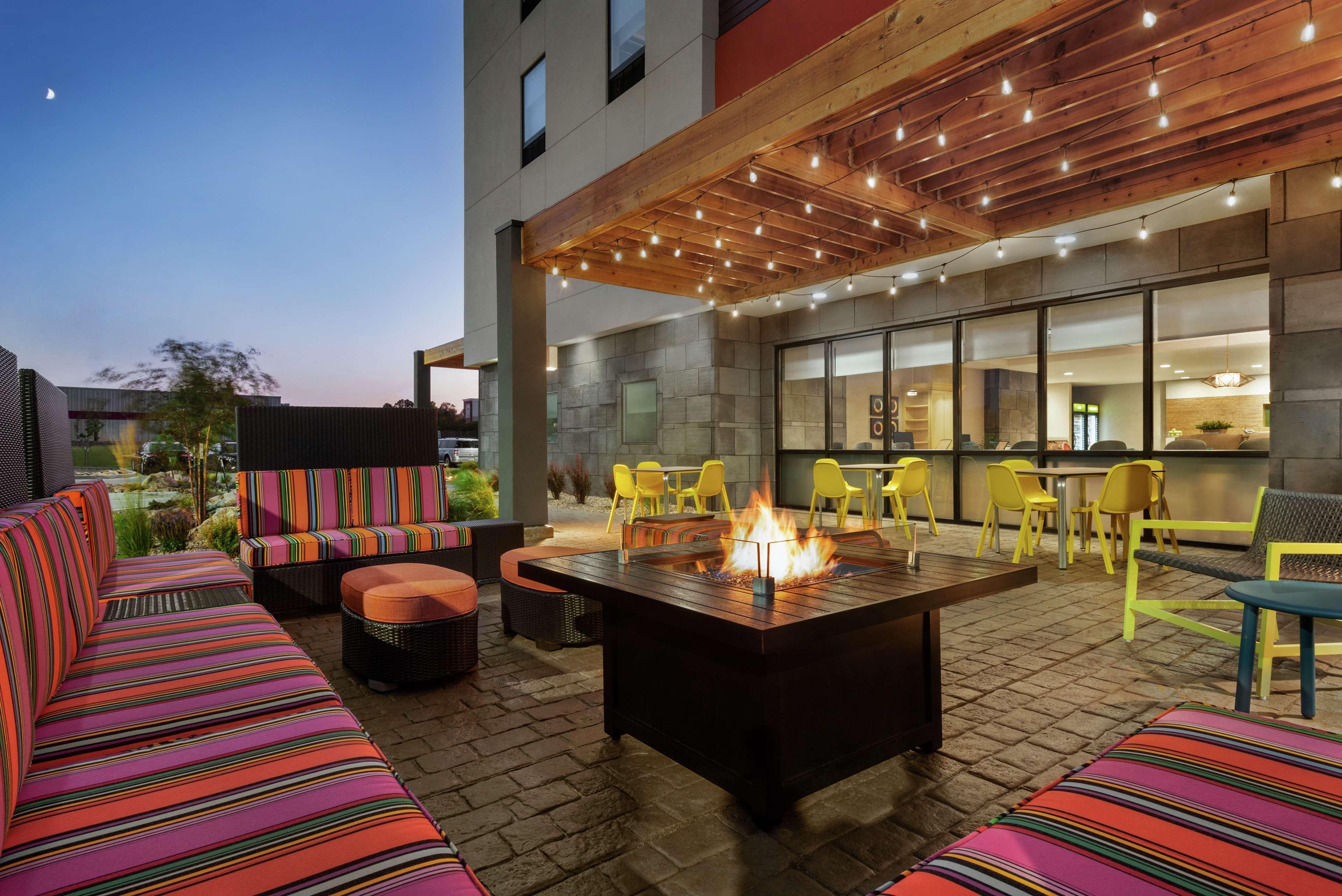 Home2 Suites By Hilton Bismarck Esterno foto