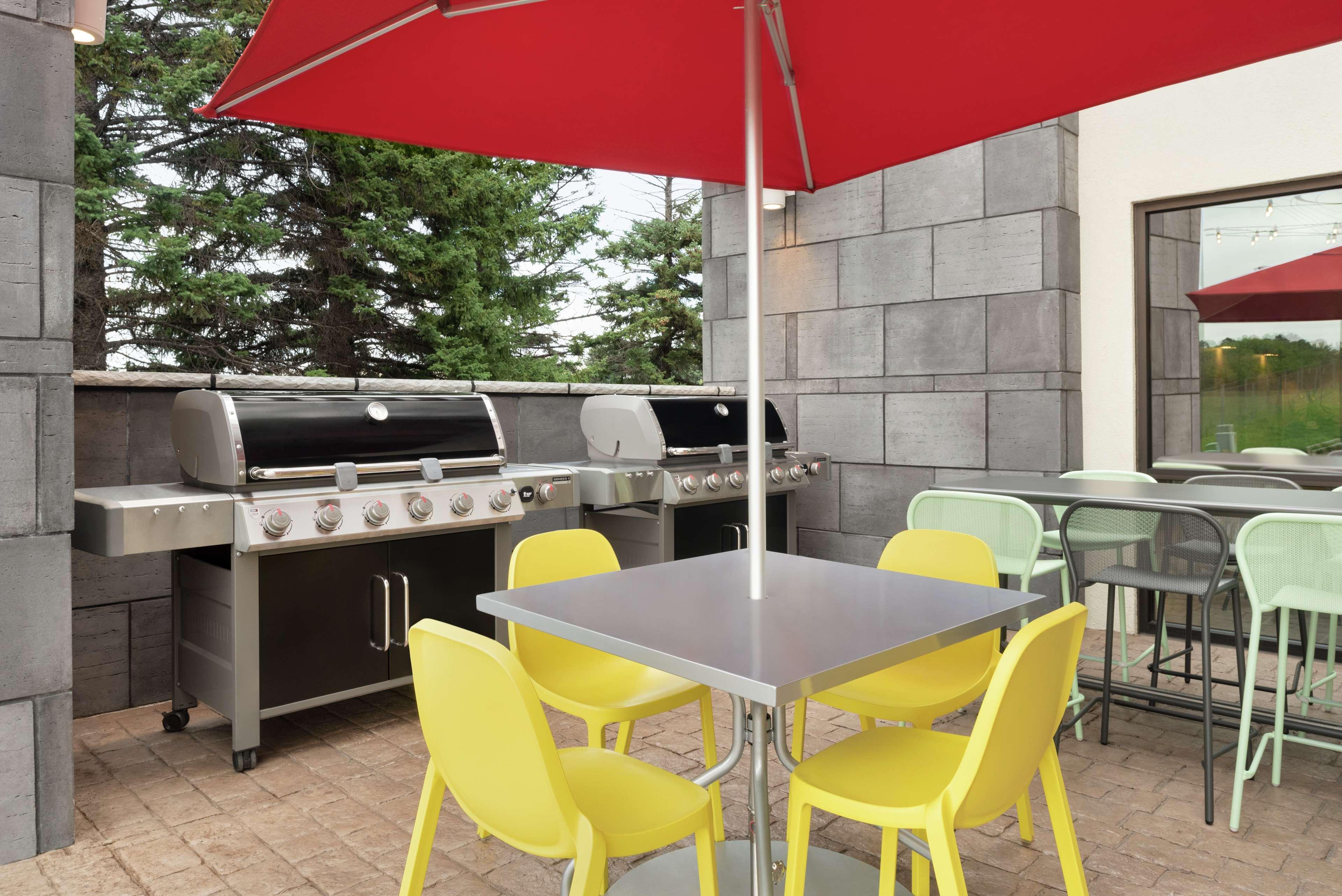 Home2 Suites By Hilton Bismarck Esterno foto