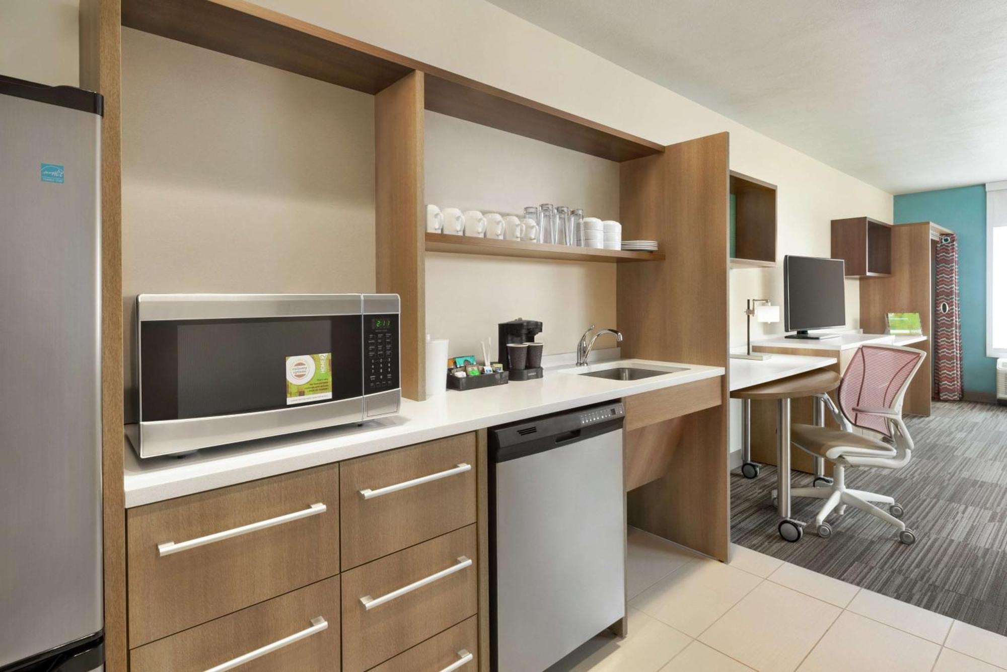 Home2 Suites By Hilton Bismarck Esterno foto
