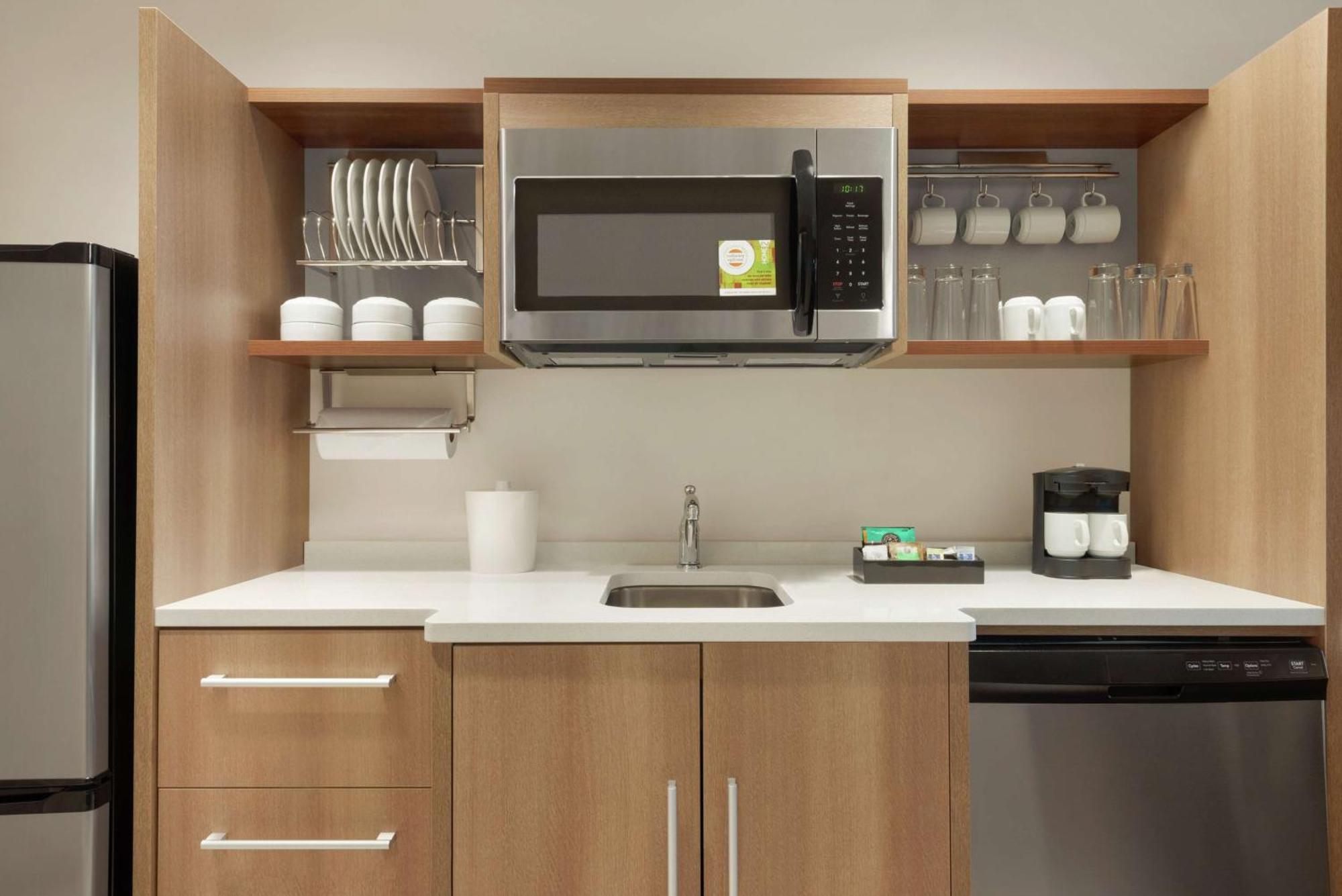 Home2 Suites By Hilton Bismarck Esterno foto