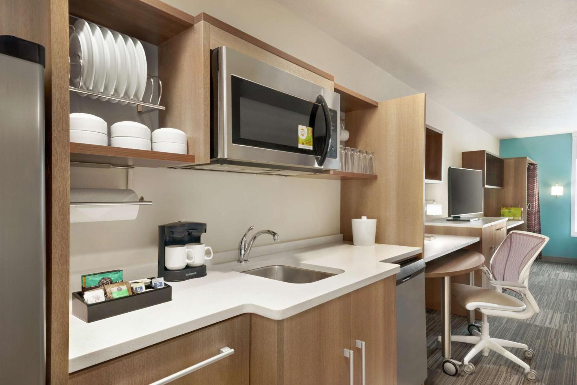 Home2 Suites By Hilton Bismarck Esterno foto